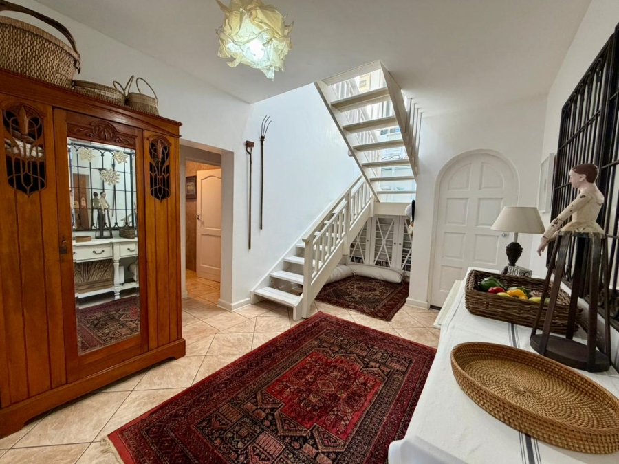 4 Bedroom Property for Sale in Constantia Kloof Western Cape